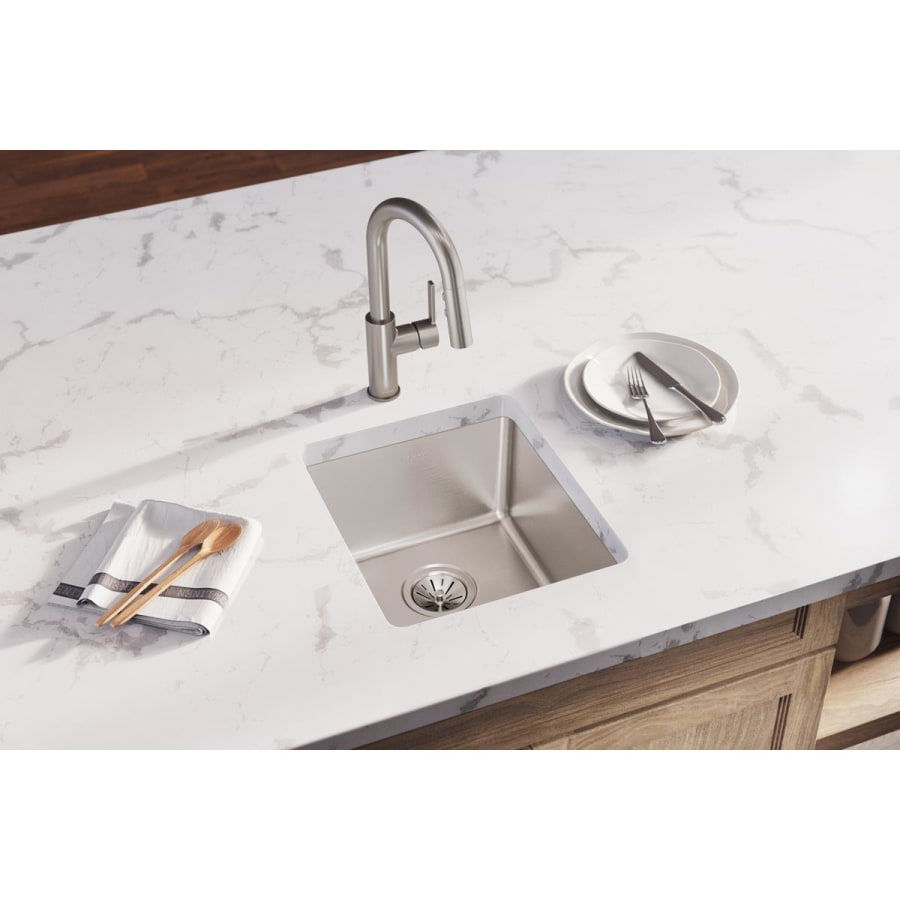 elkay-eluh1316t-alternate-view-25 elkay-eluh1316t-alternate-view-25