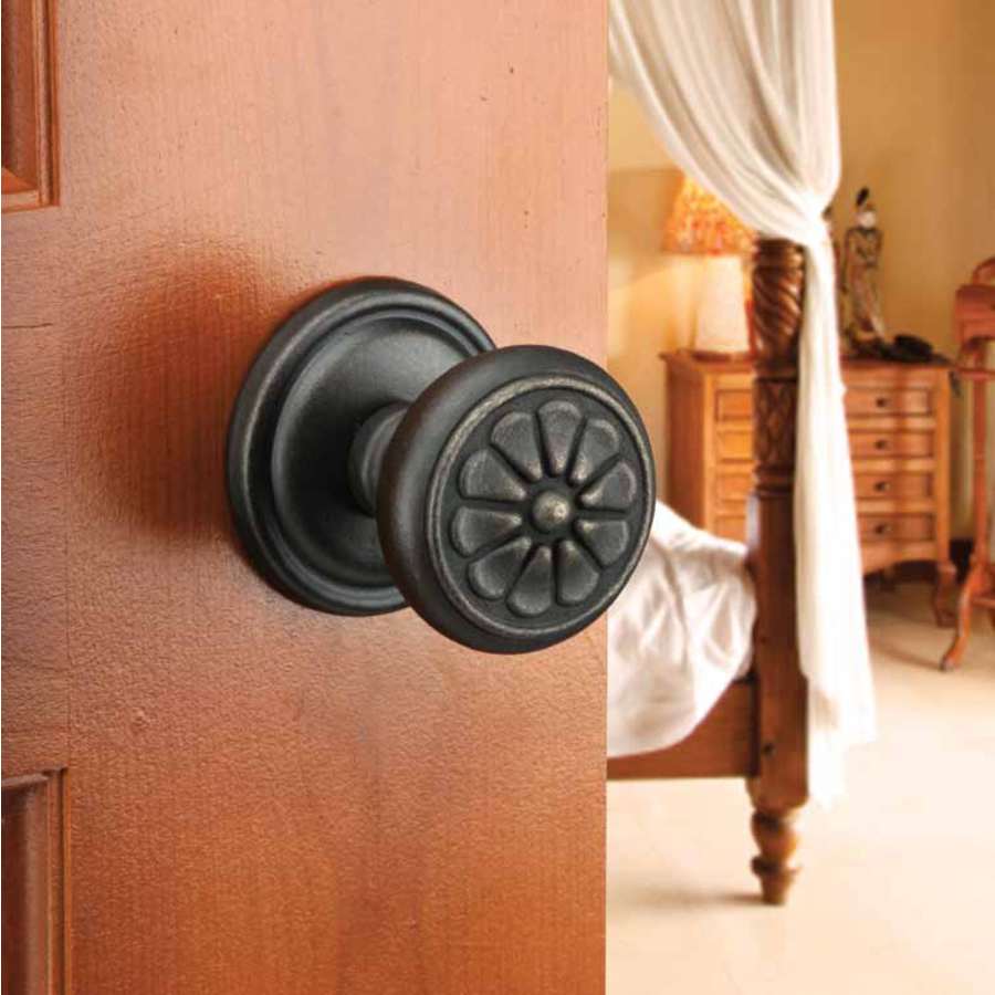 emtek_petal_knob_app_shot