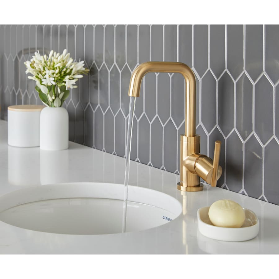 d230658bb_beauty_230512_002-4686x3865 d230658bb_beauty_230512_002-4686x3865