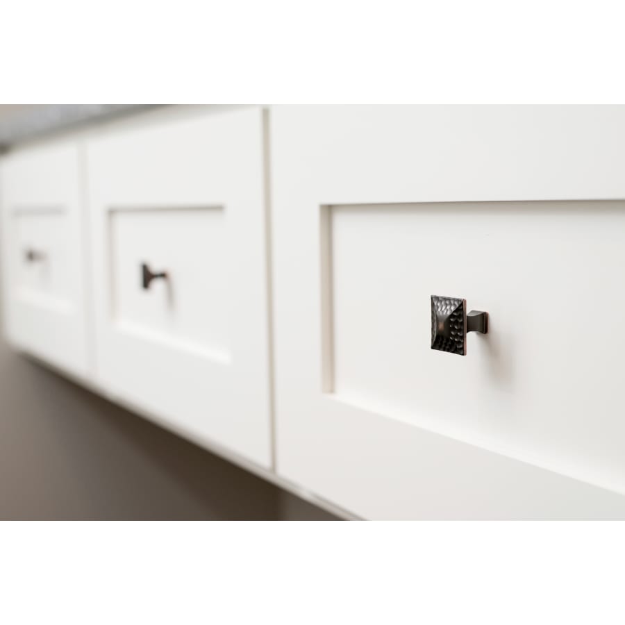 hickory-hardware-p2172-oil-rubbed-bronzel-installed-view-25 hickory-hardware-p2172-oil-rubbed-bronzel-installed-view-25