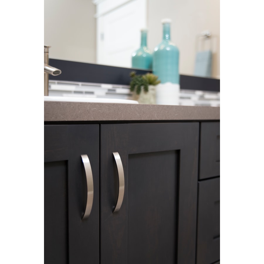 hickory-hardware-p3111-satin-nickel-installed-view-74 hickory-hardware-p3111-satin-nickel-installed-view-74