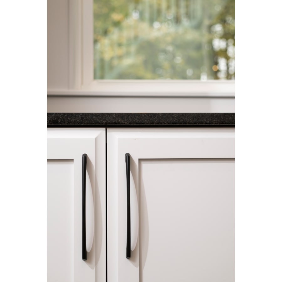 hickory-hardware-p3374-oil-rubbed-bronzel-installed-view-172 hickory-hardware-p3374-oil-rubbed-bronzel-installed-view-172