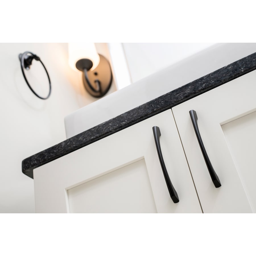 hickory-hardware-p3374-oil-rubbed-bronzel-installed-view-174 hickory-hardware-p3374-oil-rubbed-bronzel-installed-view-174