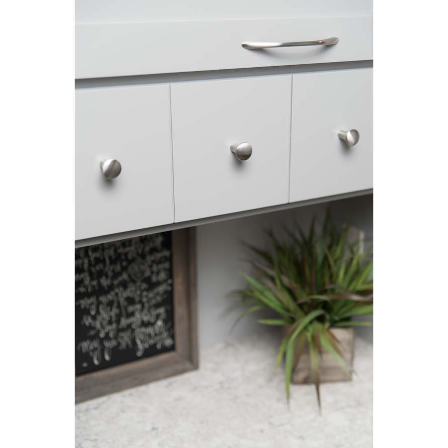 hickory-hardware-pa0213-peal-nickel-installed-view-with-pa0221-50