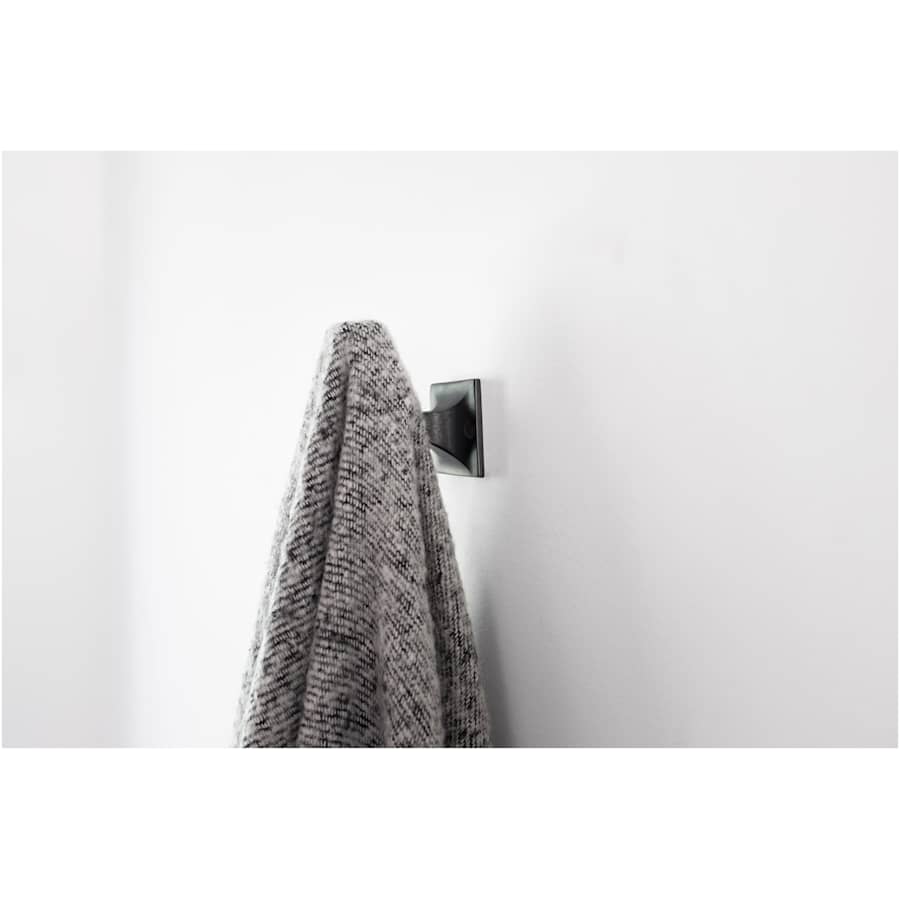 hickory-hardware-s077190-lifestyle-10