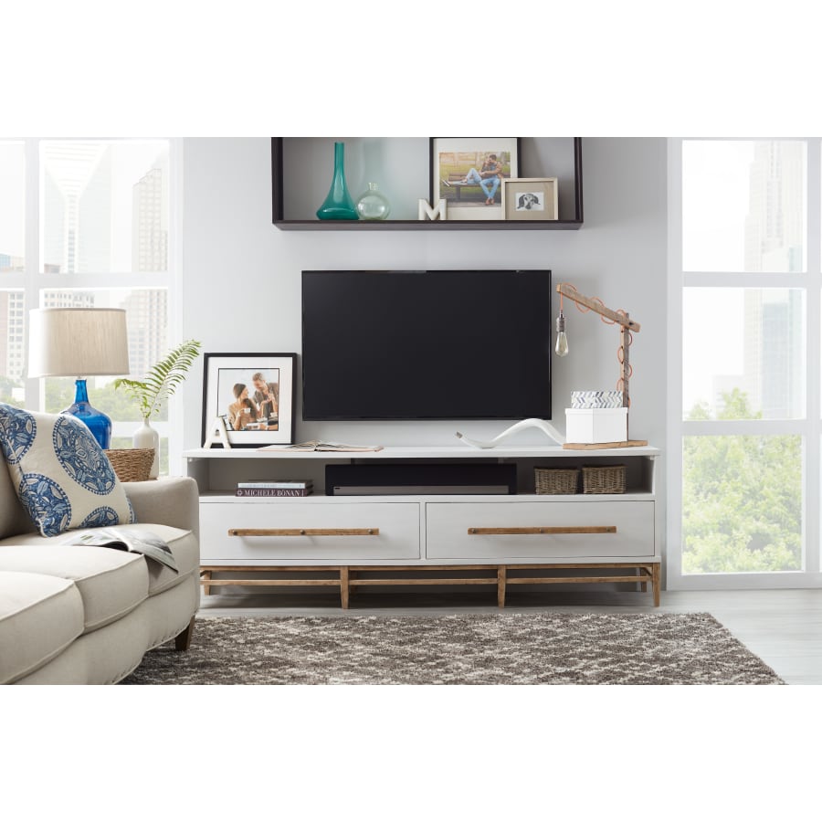 hooker-furniture-1620-55488-lifestyle-276 hooker-furniture-1620-55488-lifestyle-276