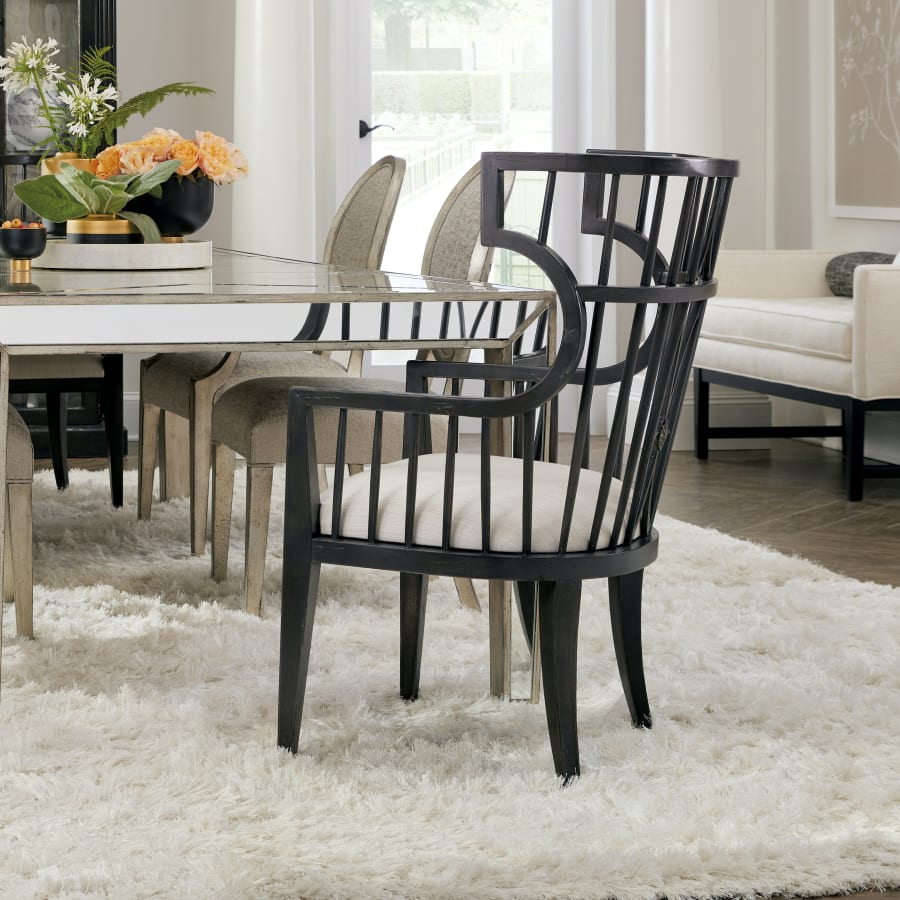 hooker-furniture-5845-75700-99-lifestyle-image-close-up-63 hooker-furniture-5845-75700-99-lifestyle-image-close-up-63