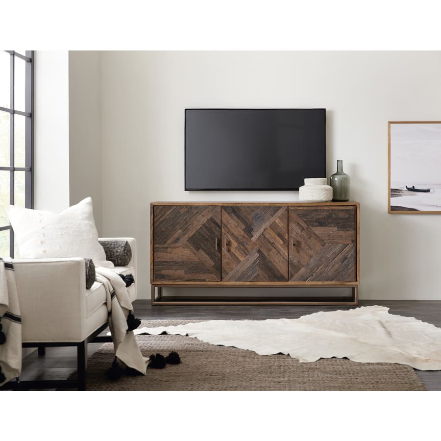 hooker-furniture-5905-55469-85-lifestyle-focus-283 hooker-furniture-5905-55469-85-lifestyle-focus-283