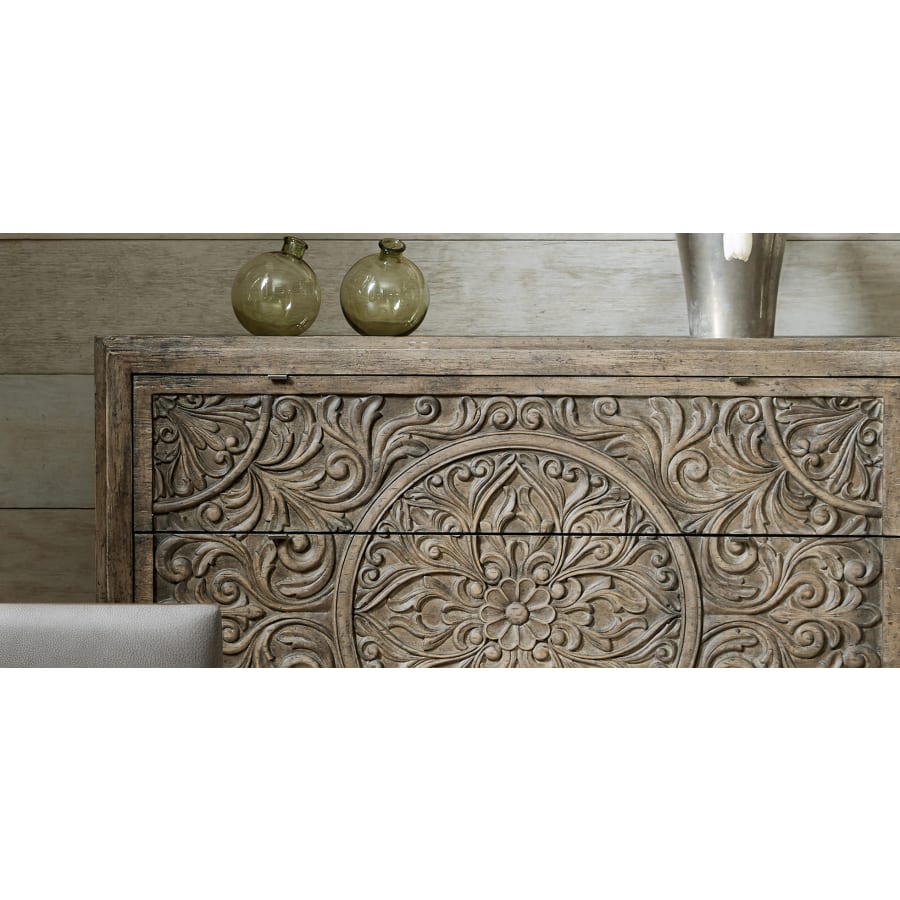 hooker-furniture-6960-50007-carving-details-washed-medium-610 hooker-furniture-6960-50007-carving-details-washed-medium-610