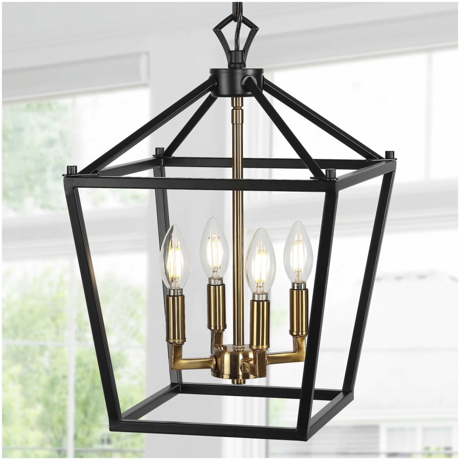 Jonathan y pagoda lantern 2025