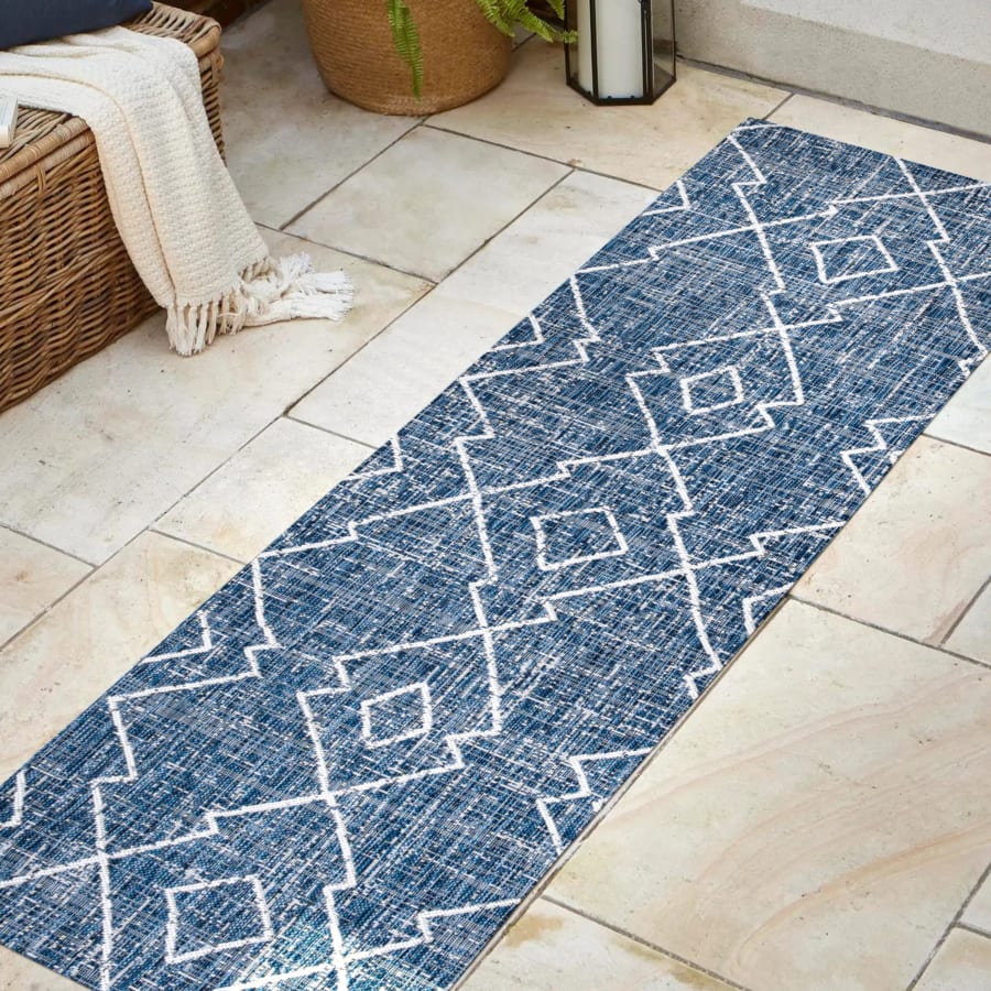 JONATHAN Y Lighting Santa Monica 2-1/4' x 10' Polypropylene Transitional Indoor / Outdoor Rectangle Area Rug Blue / Ivory