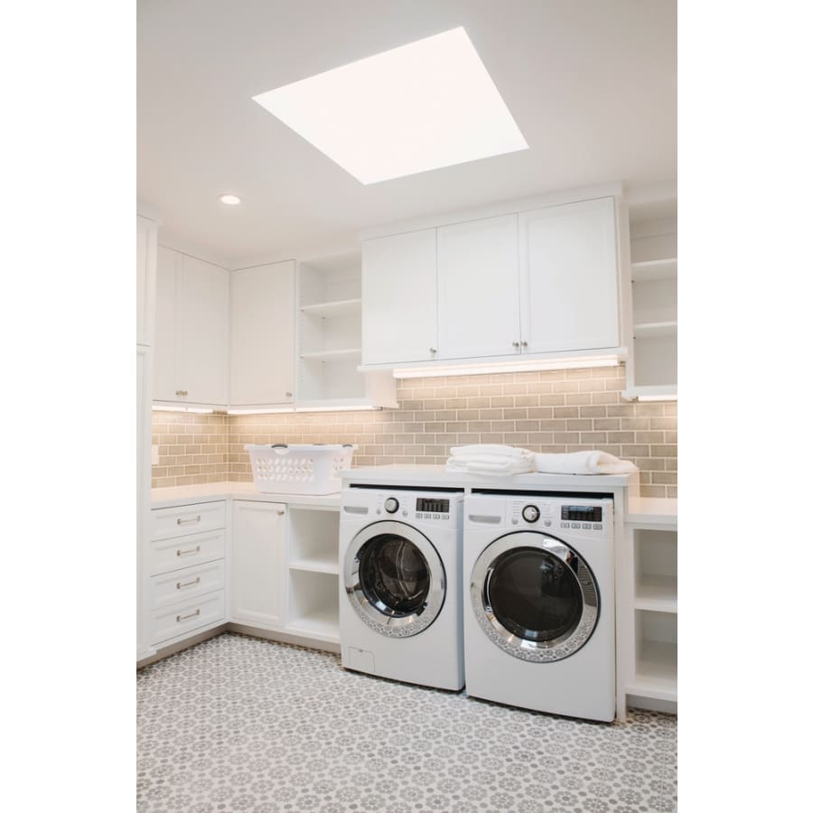 Juno UCES UCES 36in SWW6 90CRI WH M6 Switchable White LED Undercabinet 2700K 3000K 3500K 36 Inch