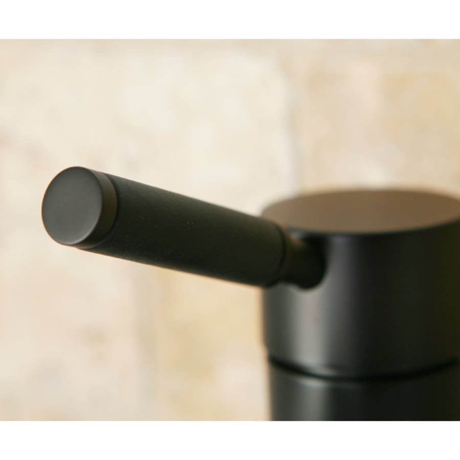 kingston_brass_fs842_dkl_application_shot_1490 kingston_brass_fs842_dkl_application_shot_1490