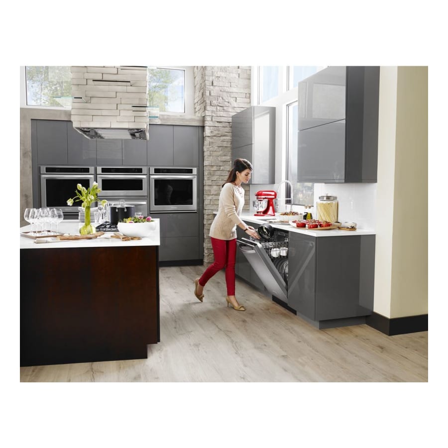 kitchenaid-kews105b-application-shot-688 kitchenaid-kews105b-application-shot-688