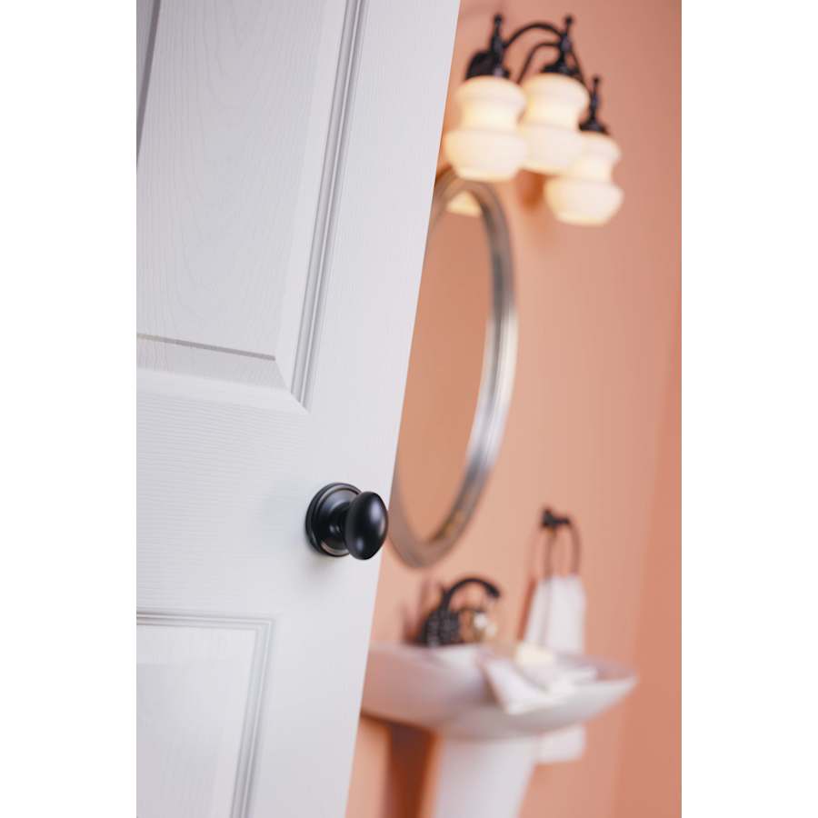 kwikset_laurel_11p_bath_v2_blur