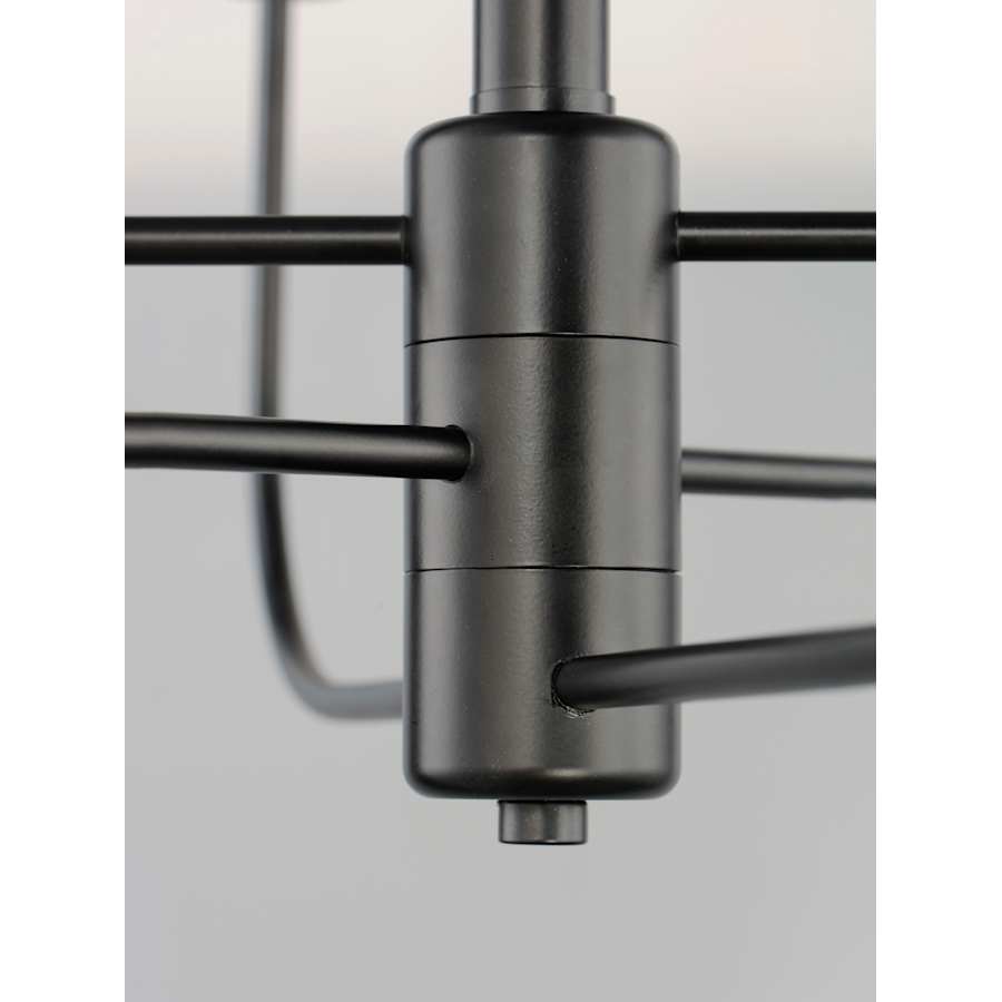 maxim-10326-alternate-image-1005