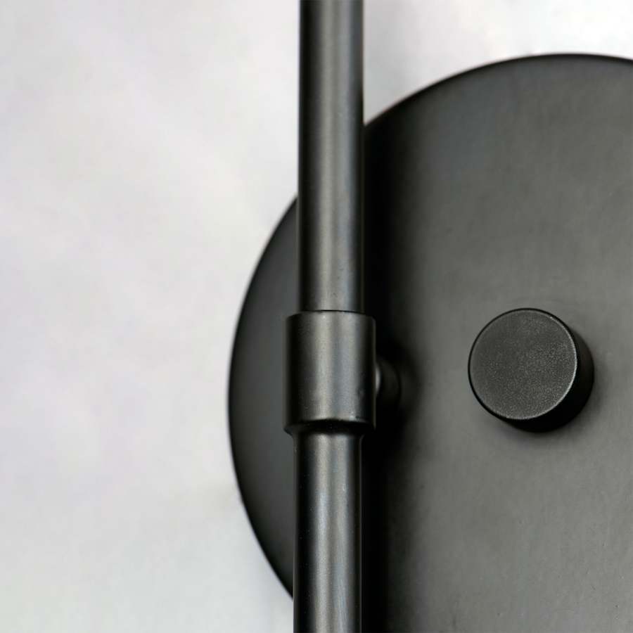 maxim-11282-alternate-image-1519