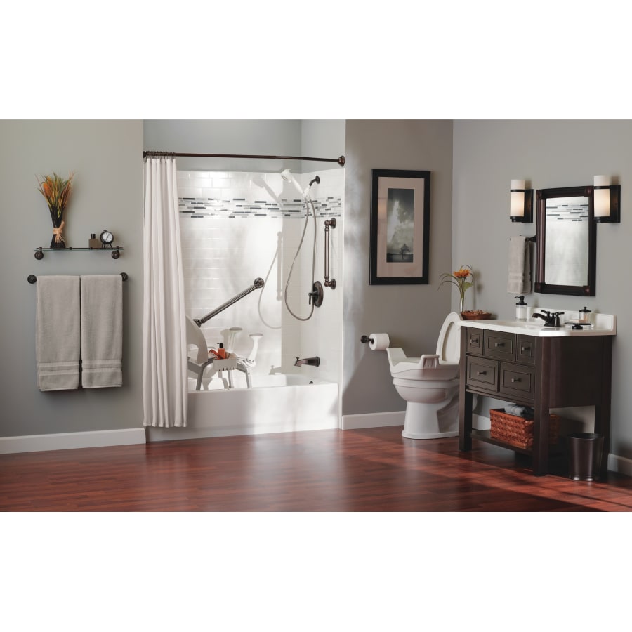 moen-dn7100-full-bathroom-view-318 moen-dn7100-full-bathroom-view-318
