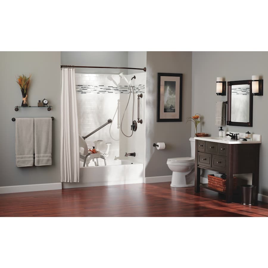 moen-dn7100-full-bathroom-view-319