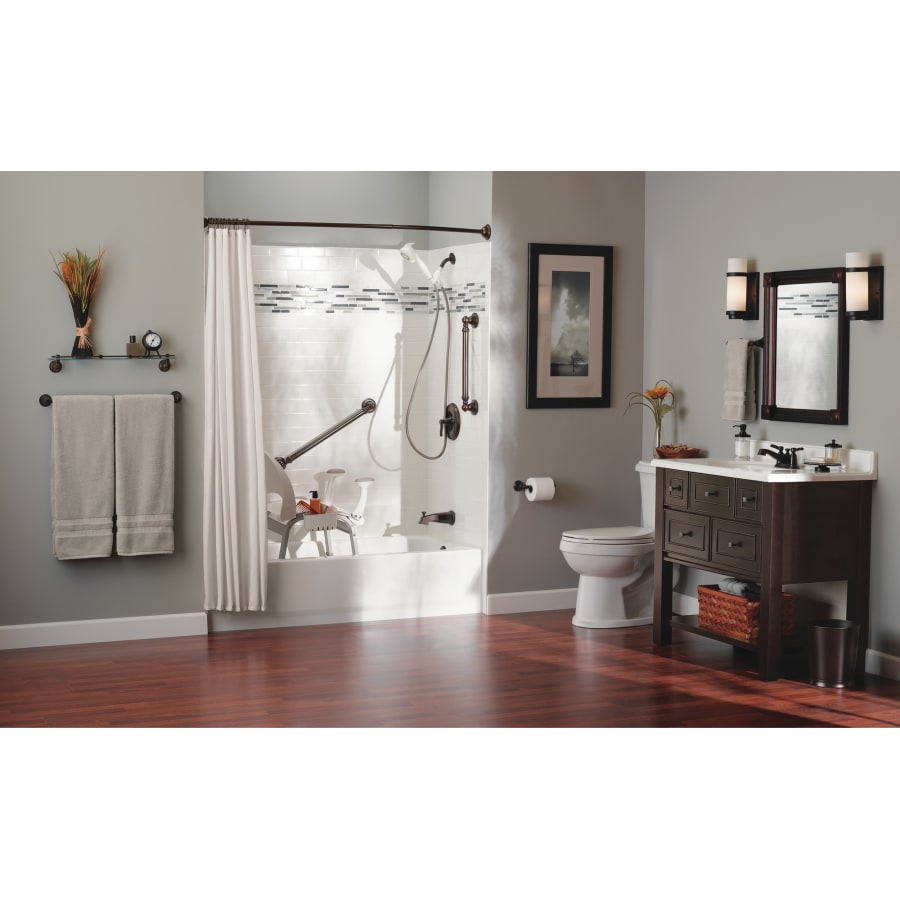 moen-dn7100-full-bathroom-view-319 moen-dn7100-full-bathroom-view-319