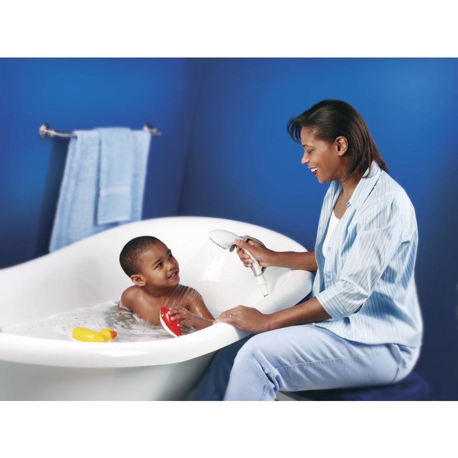 moen-dn8001-hand-shower-in-use-29 moen-dn8001-hand-shower-in-use-29