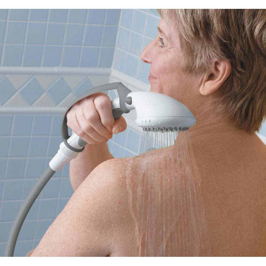 moen-dn8001-hand-shower-in-use-30