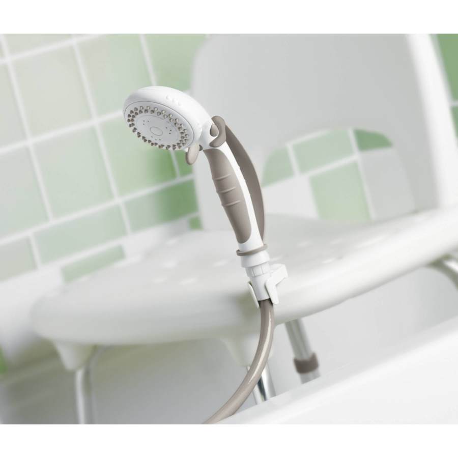 moen-dn8001-hand-shower-on-chair-25