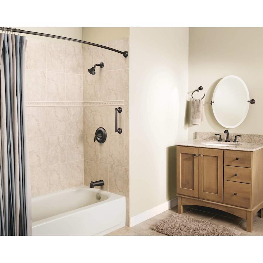 moen-lr2250d-full-bathroom-view-223