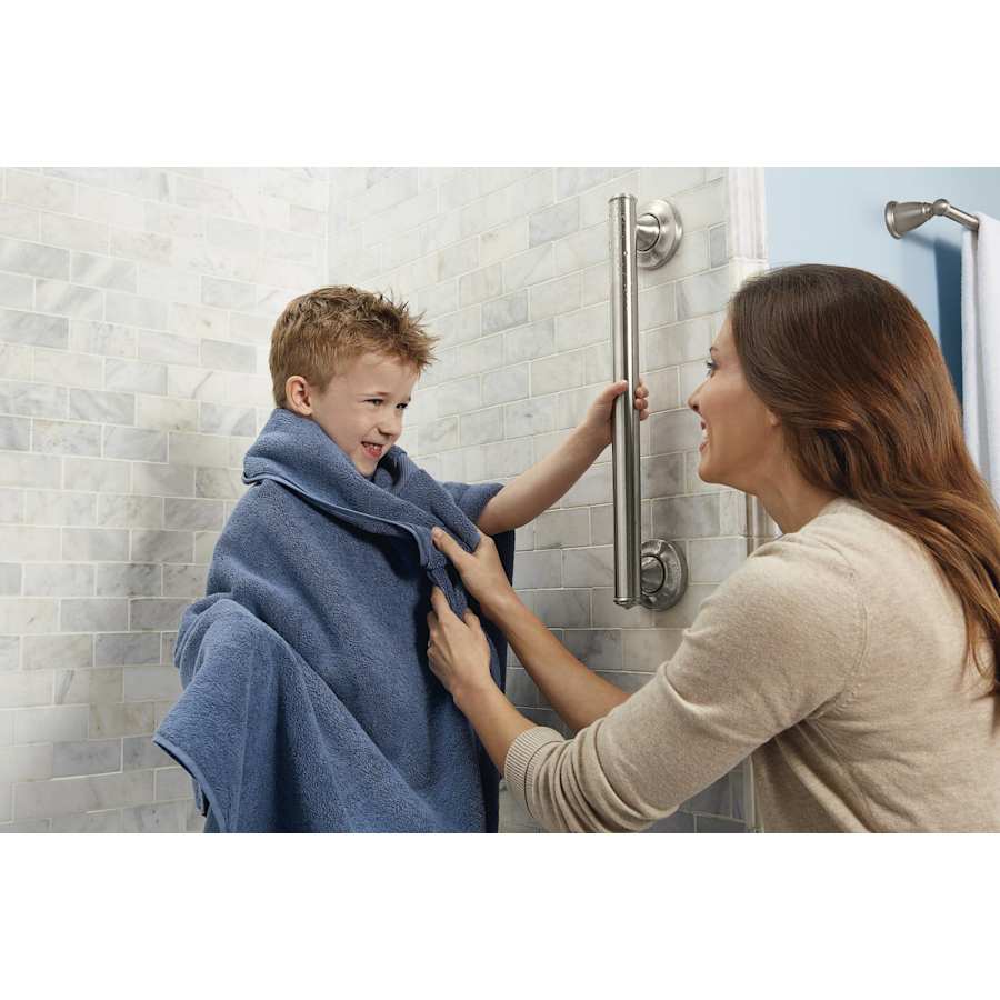 moen-lr8724d1g-grab-bar-in-use-101