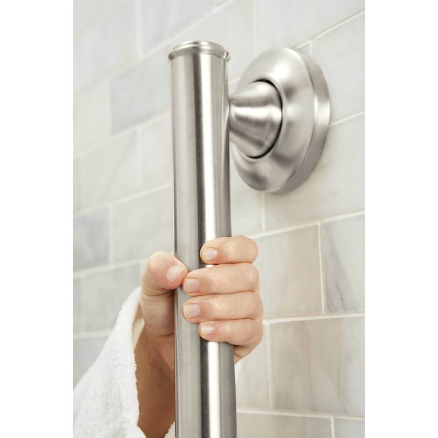 moen-lr8724d1g-grab-bar-in-use-109