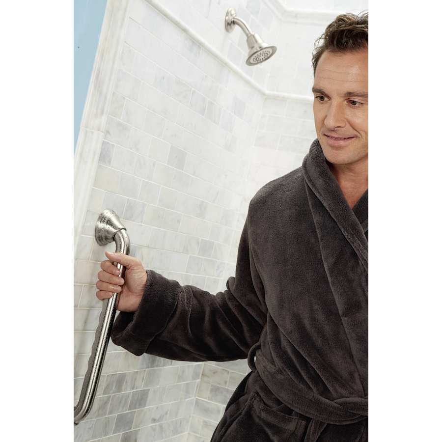 moen-lr8724d3g-grab-bar-in-use-118