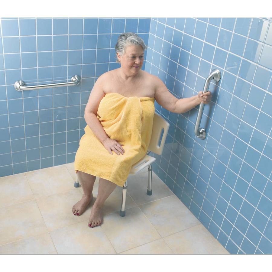 moen-lr8724d3g-grab-bar-in-use-131