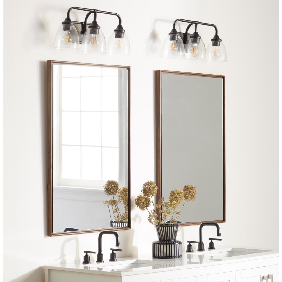 Quorum international vanity light top