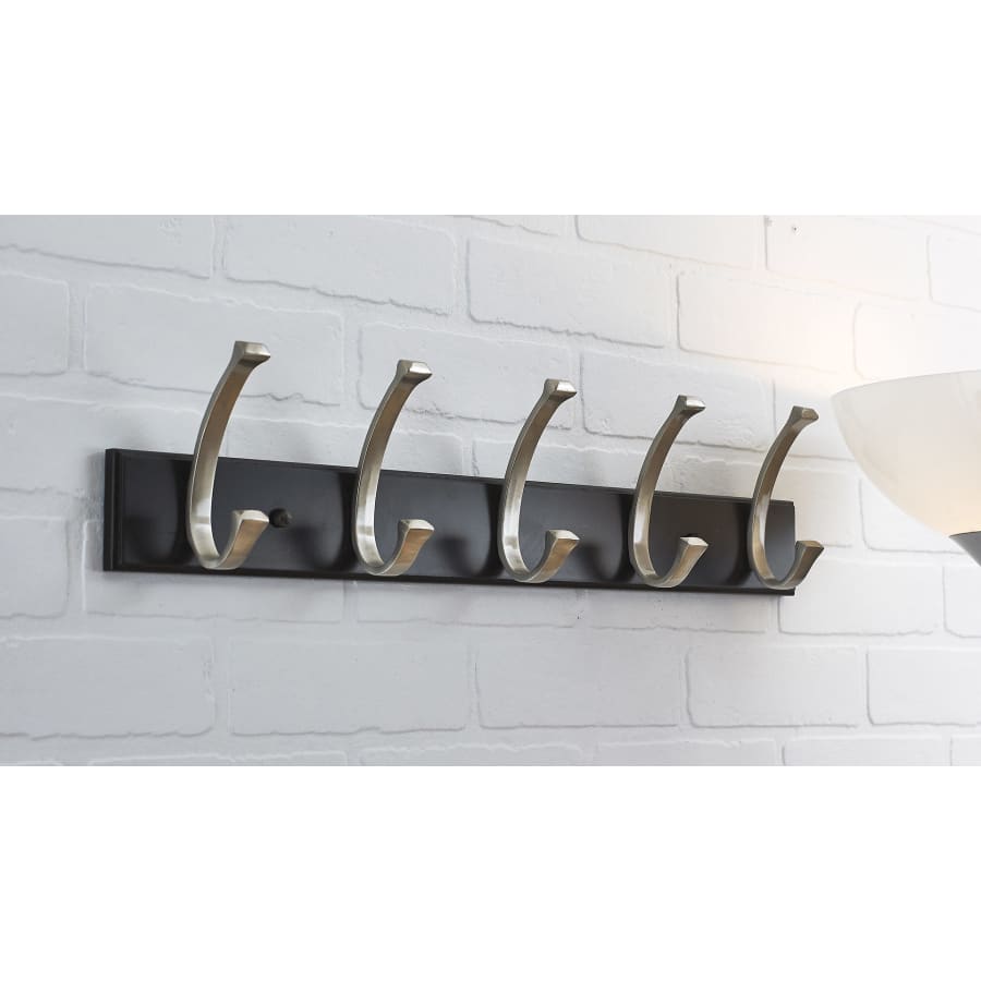 richelieu-rh111210590195-brushed-nickel-black-alternate-view-473 richelieu-rh111210590195-brushed-nickel-black-alternate-view-473