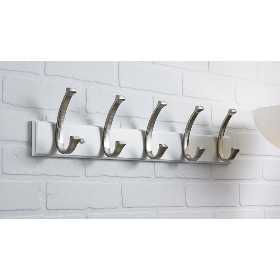 richelieu-rh111211530195-brushed-nickel-white-alternate-view-476 richelieu-rh111211530195-brushed-nickel-white-alternate-view-476