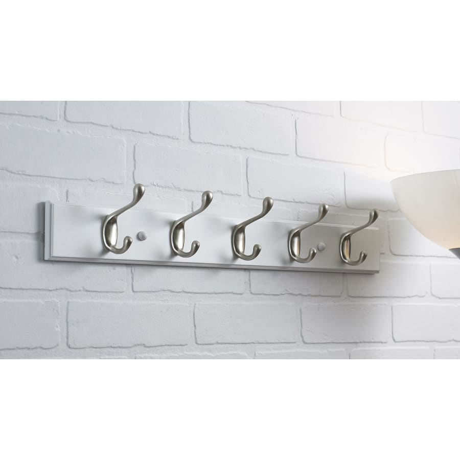 richelieu-t020210195-brushed-nickel-white-alternate-view-798 richelieu-t020210195-brushed-nickel-white-alternate-view-798