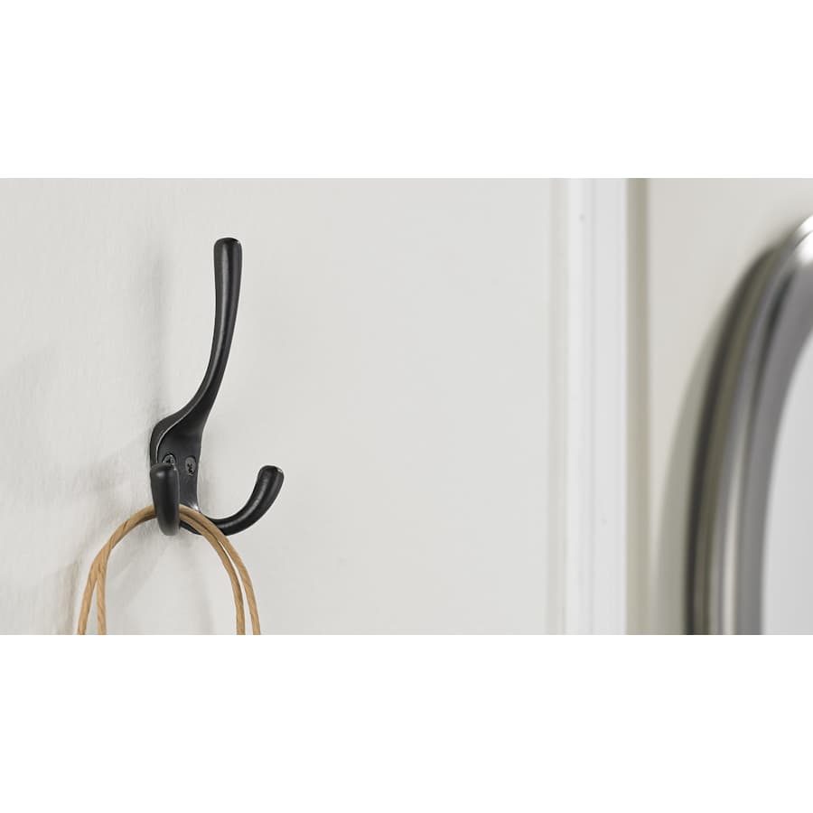 richelieu-t5611900-matte-black-alternate-view-930 richelieu-t5611900-matte-black-alternate-view-930