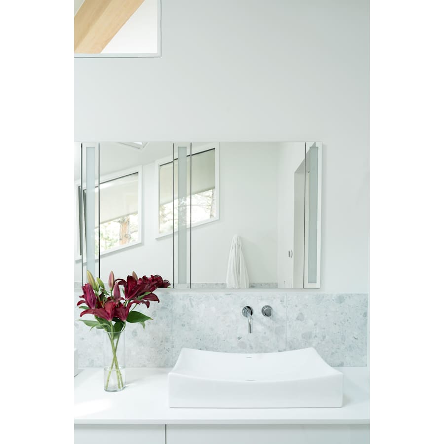 robern-modm2430fb-alternate-image-823