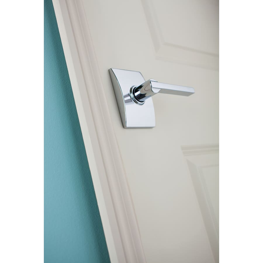 schlage-f94-lat-cen-in-use-140