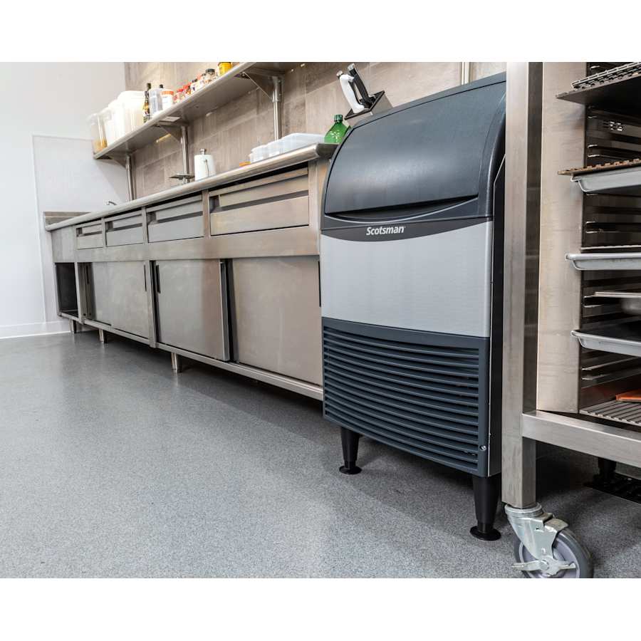 20inuc_kitchen_angled