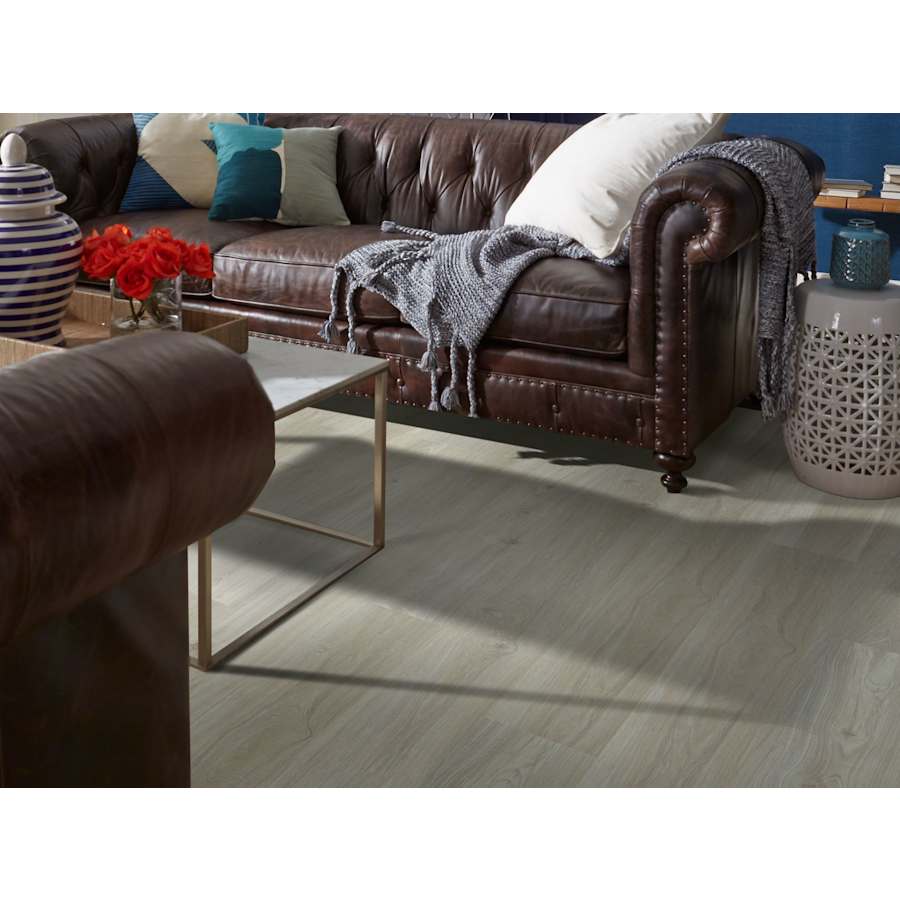 shaw-0616v-lifestyle-267