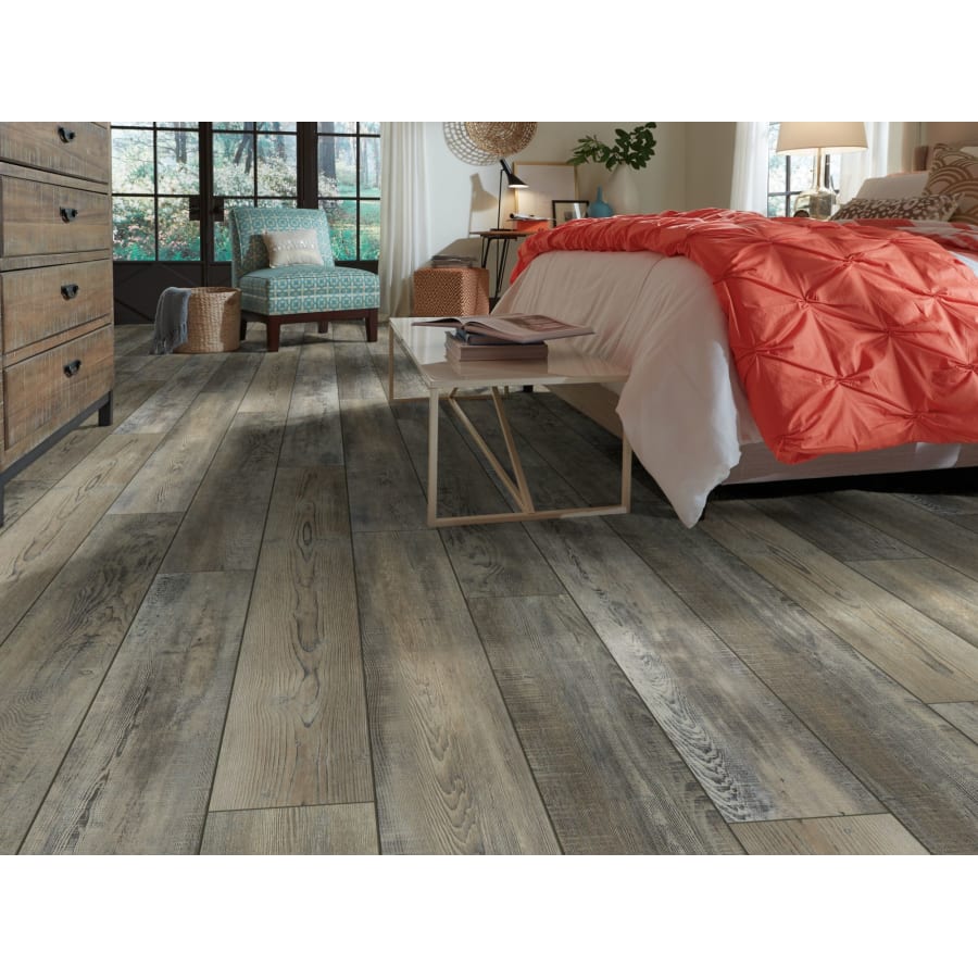 shaw-2001v-lifestyle-11 shaw-2001v-lifestyle-11