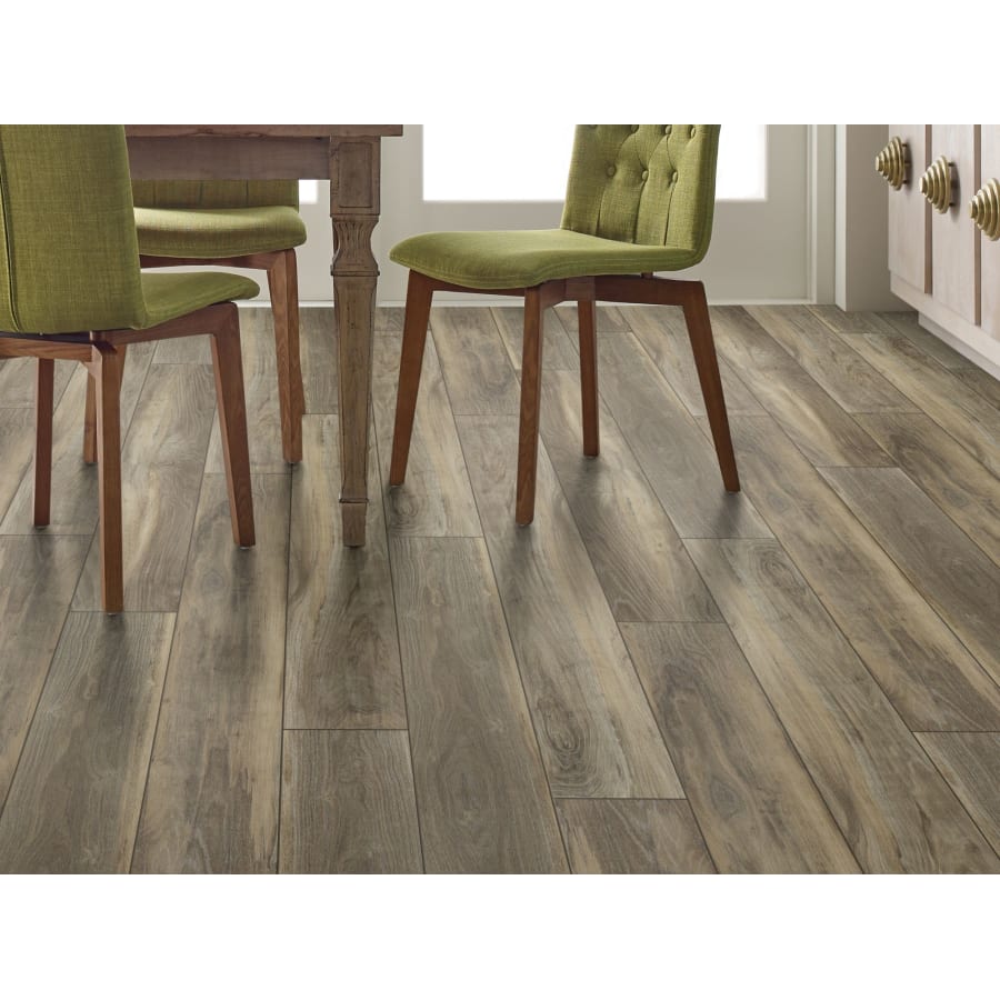 shaw-2001v-lifestyle-7 shaw-2001v-lifestyle-7