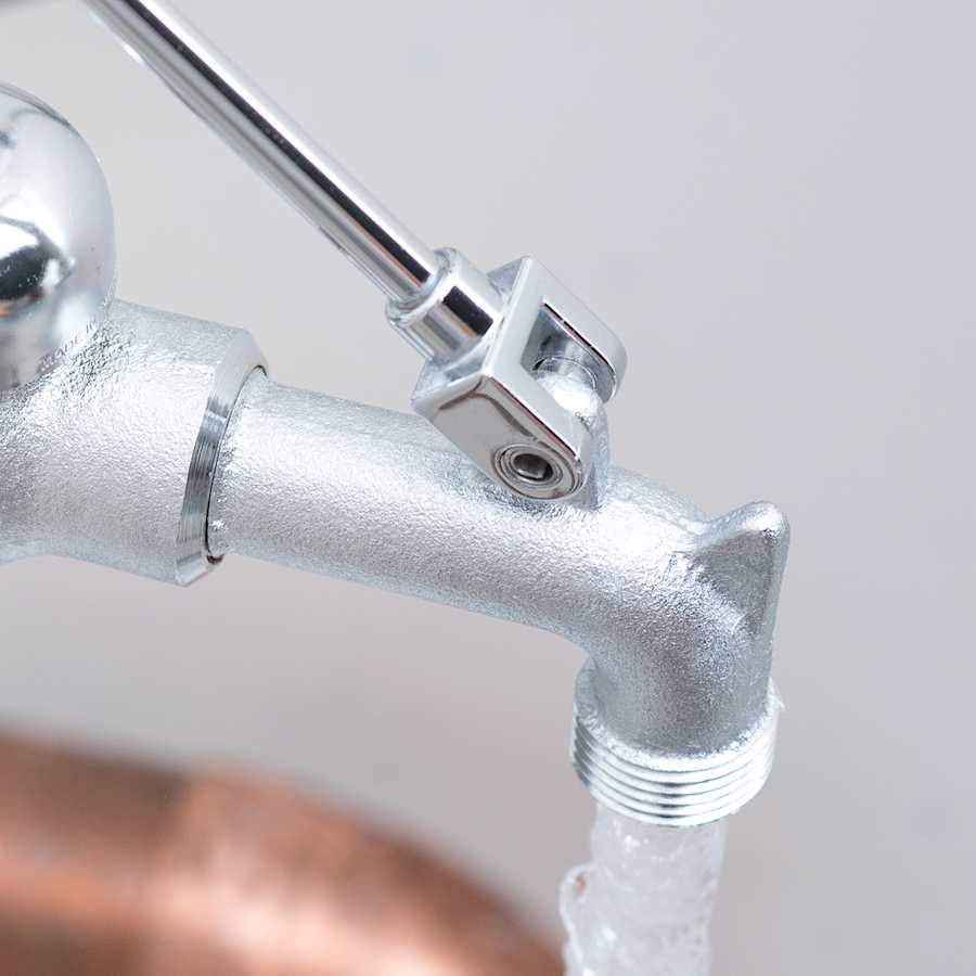 speakman-sc-5812-top-view-in-use-48