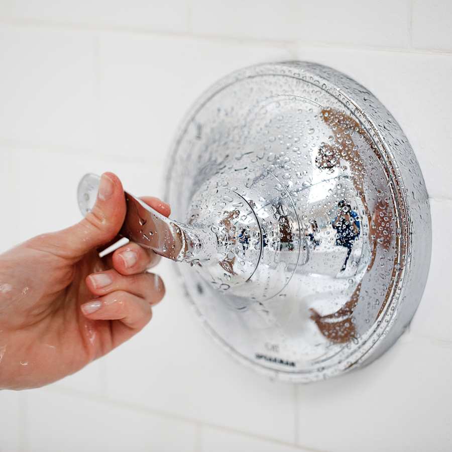 speakman-sm-7000-p-handle-in-use-184