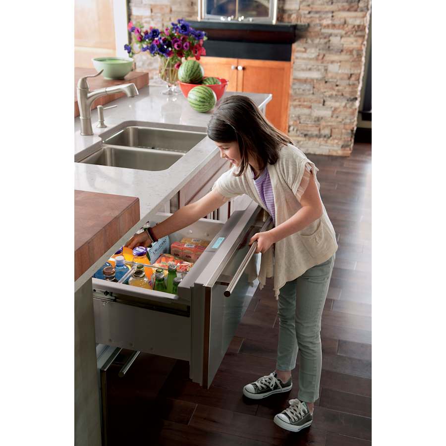 sub-zero-id-27r-lifestyle-view-428