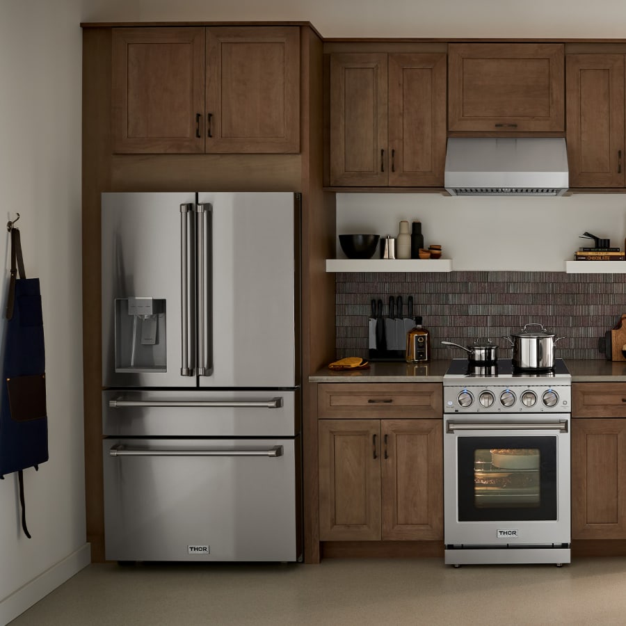 thor-kitchen-36-inch-professional-refrigerator-with-ice-and-water-dispenser-straight-on-environment-trf3601fd thor-kitchen-36-inch-professional-refrigerator-with-ice-and-water-dispenser-straight-on-environment-trf3601fd