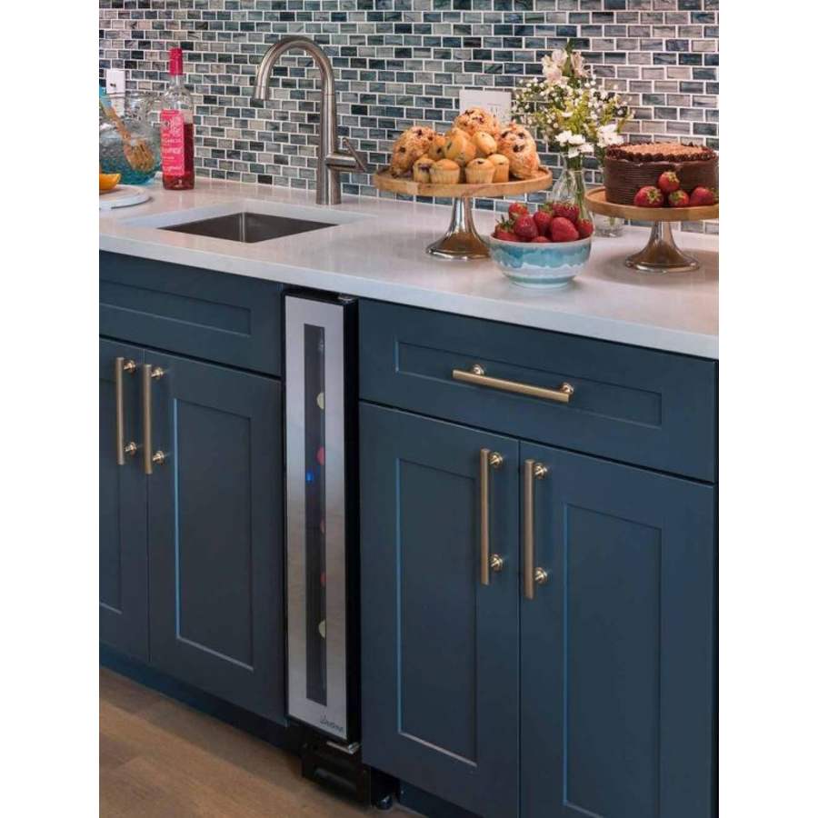 vinotemp-vt-7bmsl-fe-lifestyle-77