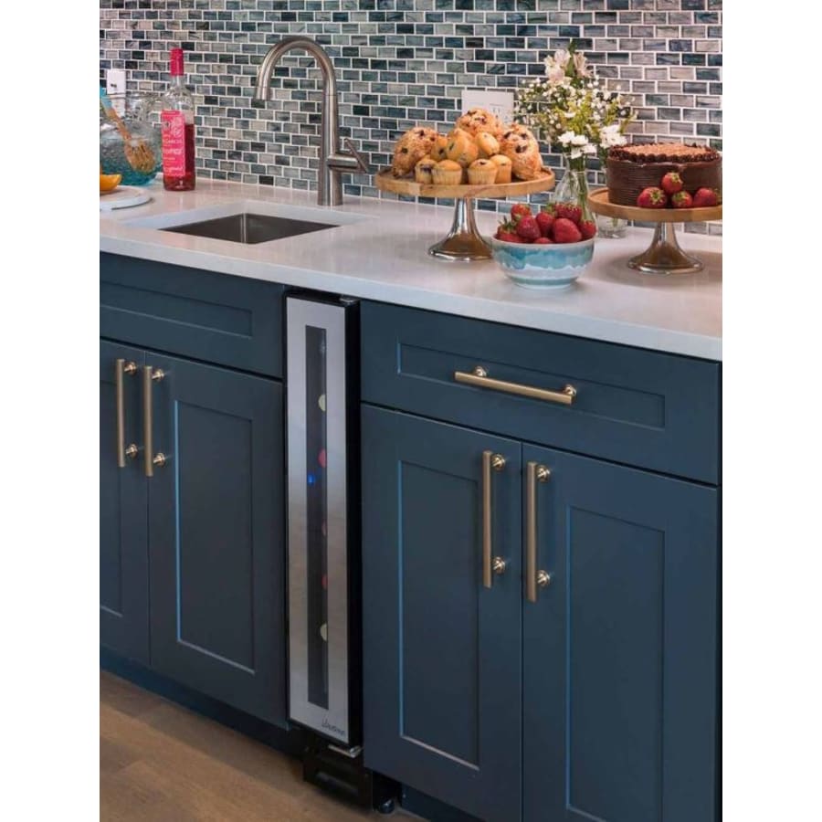 vinotemp-vt-7bmsl-fe-lifestyle-77 vinotemp-vt-7bmsl-fe-lifestyle-77