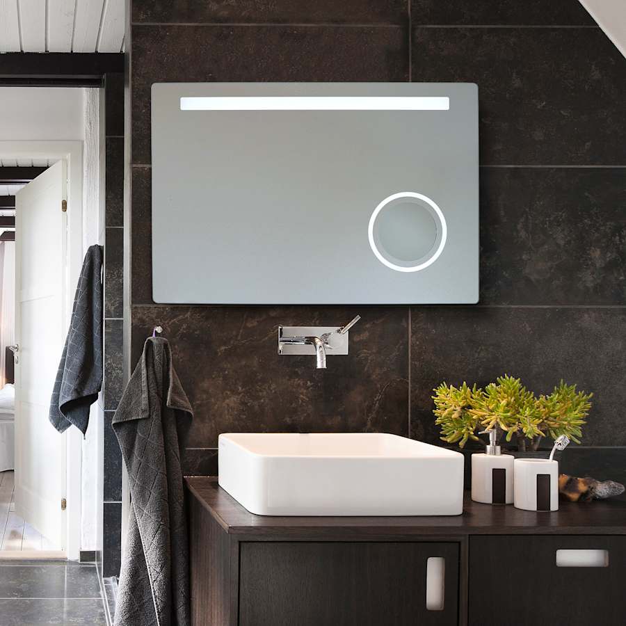 judy-led-mirror-lifestyle-f42958